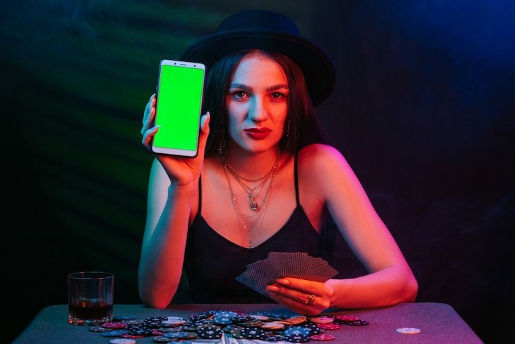 Simbol keamanan digital dan privasi data pengguna online
